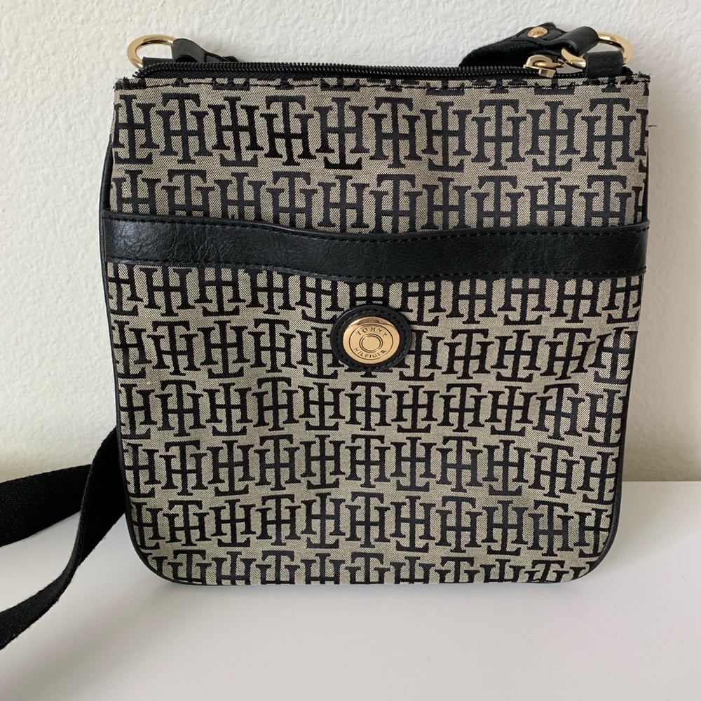 NWOT Tommy Hilfiger Bag